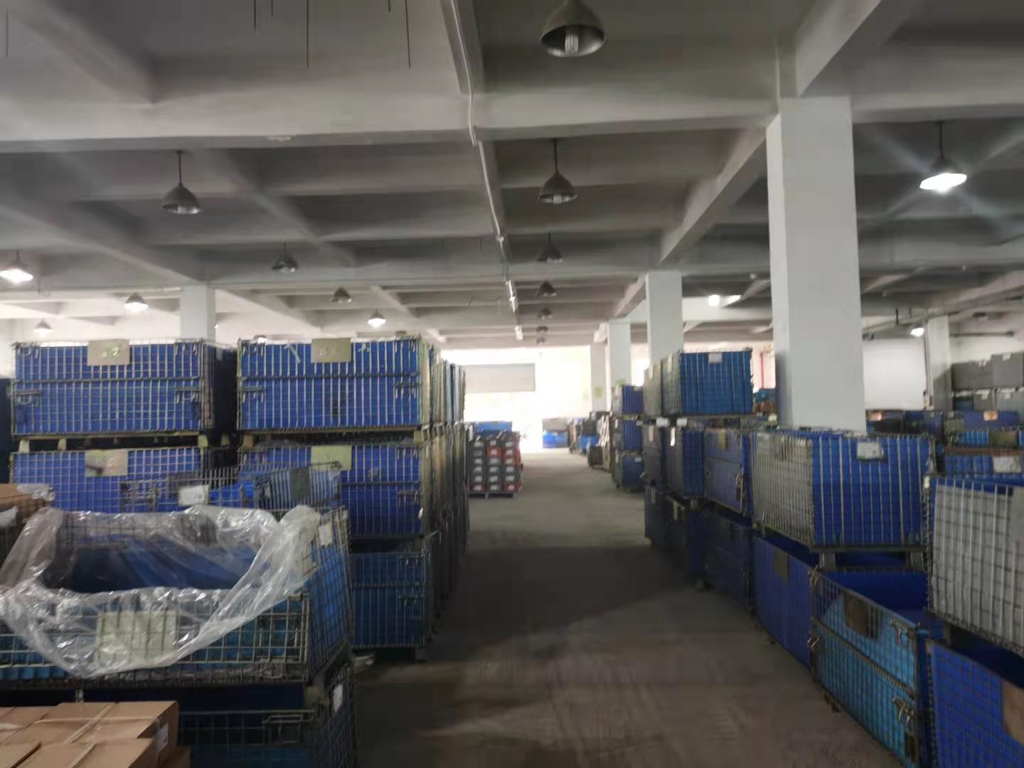 嘉定安亭双层楼一楼2400平,层高4.5米,一手房源,104板块、园区形象,适用于组装、加工、仓储、淘宝电商等
